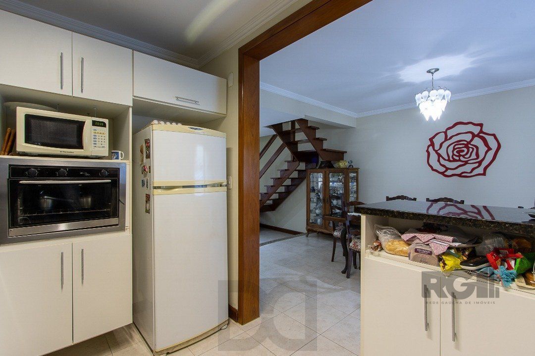 Casa para Venda - 300m², 5 dormitórios, sendo 1 suites, 4 vagas - Portal do Guarujá — foto 15