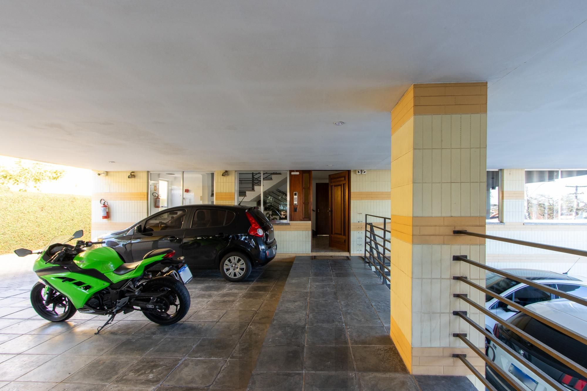 Apartamento 2 dorm, vaga de garagem escriturada e coberta - bairro Cristal — foto 22