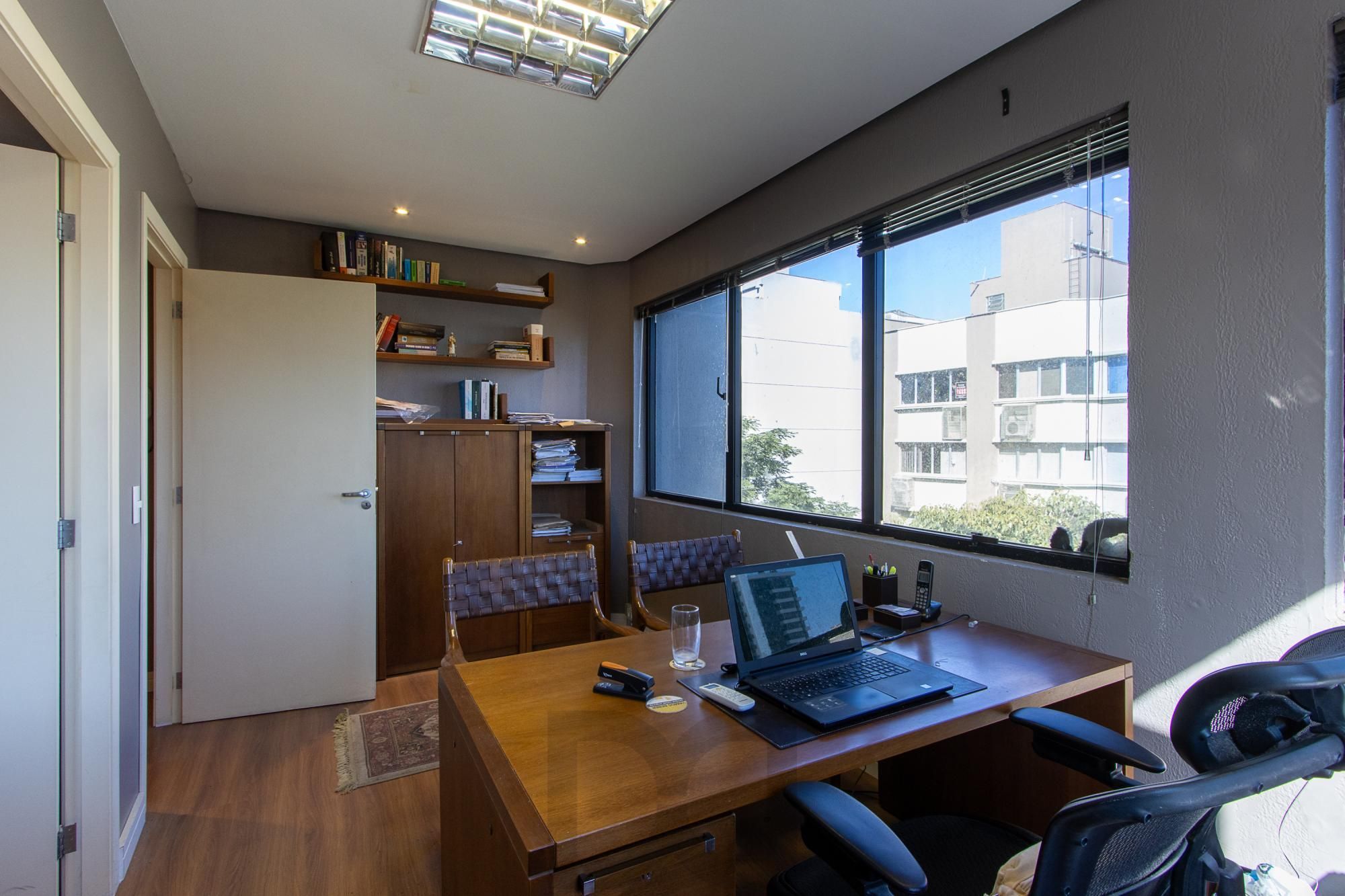 Sala Comercial Duplex à Venda no Bairro Petrópolis – Edifício João Abbott — foto 5