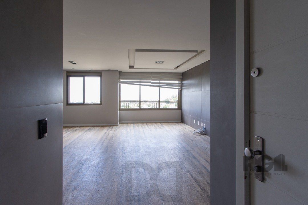 Apartamento em Porto Alegre, no bairro Cavalhada, com 3 dormitório(s), e 3 banheiros, à venda. — foto 2