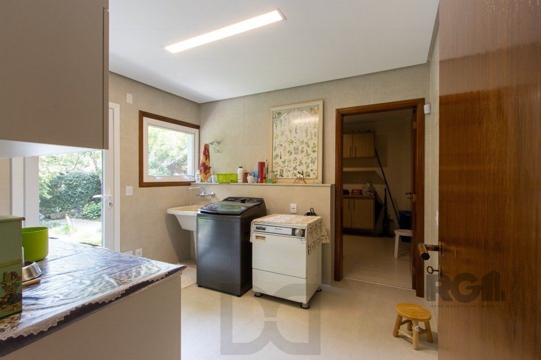 Sobrado com vista para Rio, 3 quartos, 2 suites, pátio, piscina, vaga para 4 carros - Bairro Vila Assunção — foto 40