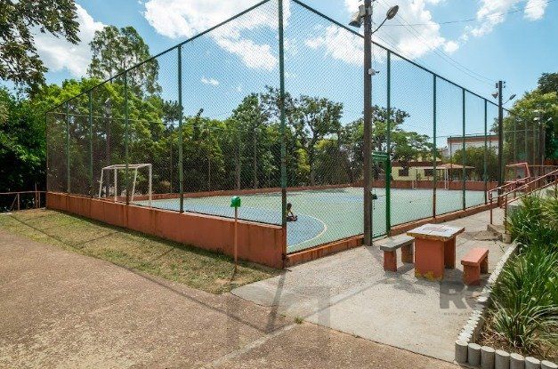 APARTAMENTO REFORMADO DE 02 DORMITÓRIOS PERTO DE SUPERMERCADOS, ONIBUS E FARMACIAS — foto 4