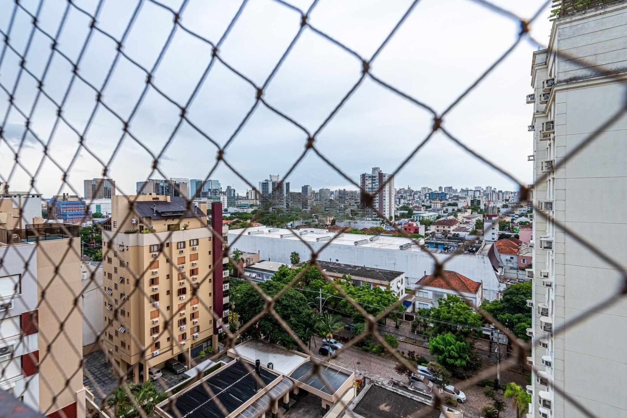 Apartamento com 3 quartos, no bairro Menino Deus — foto 10