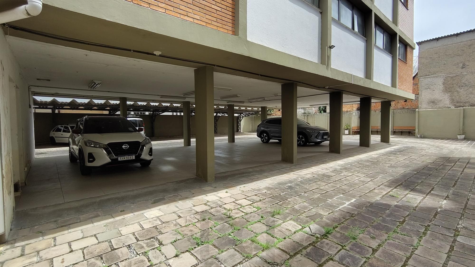 Prédio Comercial no bairro Menino Deus. — foto 12