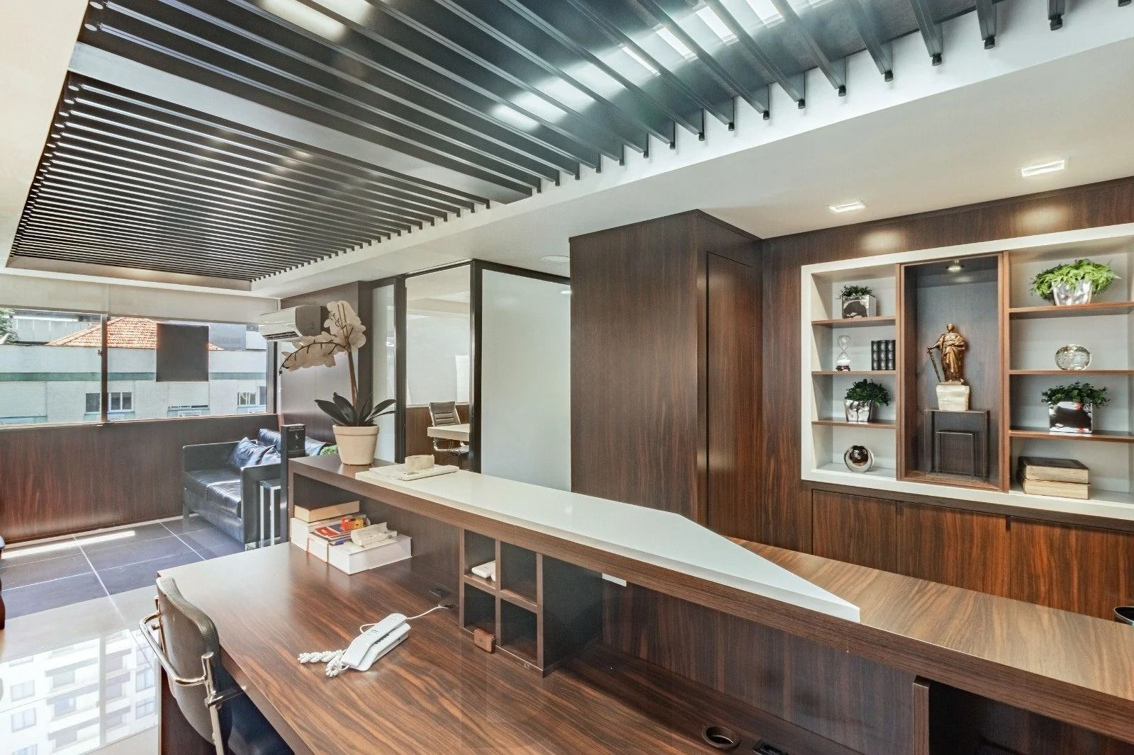 Sala/Conjunto Comercial com 4 vagas e 218m² — foto 1