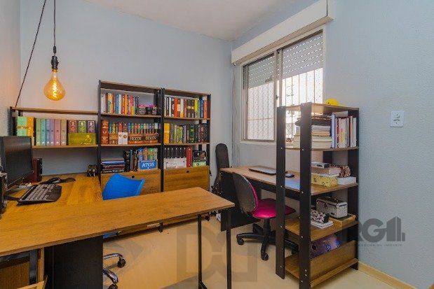 APARTAMENTO REFORMADO DE 02 DORMITÓRIOS PERTO DE SUPERMERCADOS, ONIBUS E FARMACIAS — foto 17