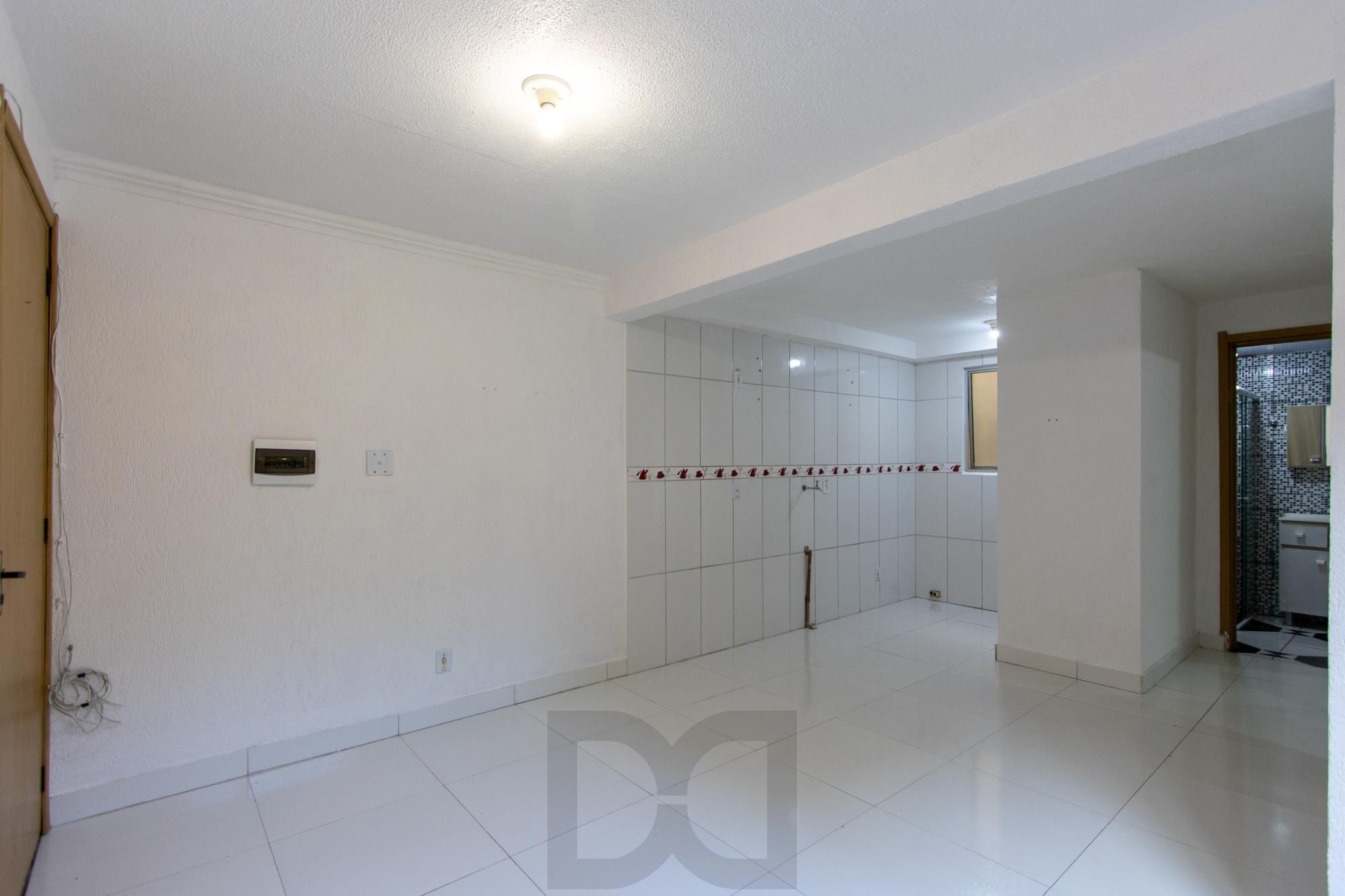 Apartamento reformado, 2 dormitórios, 1 vaga — foto 3