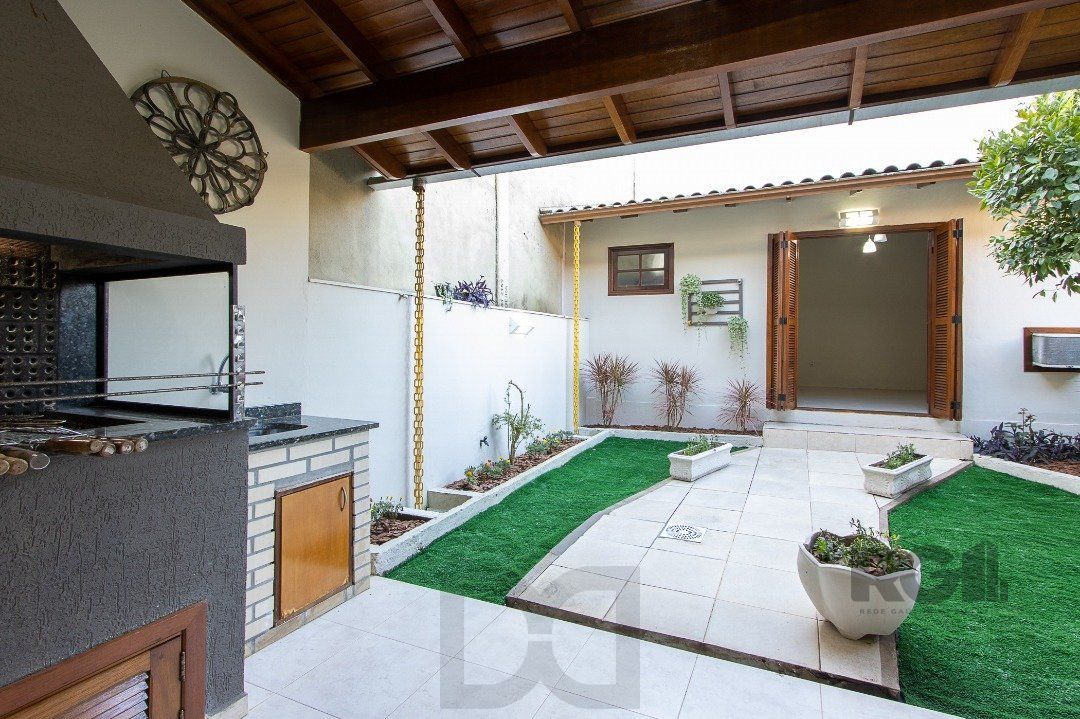 Casa para Venda - 300m², 5 dormitórios, sendo 1 suites, 4 vagas - Portal do Guarujá — foto 16