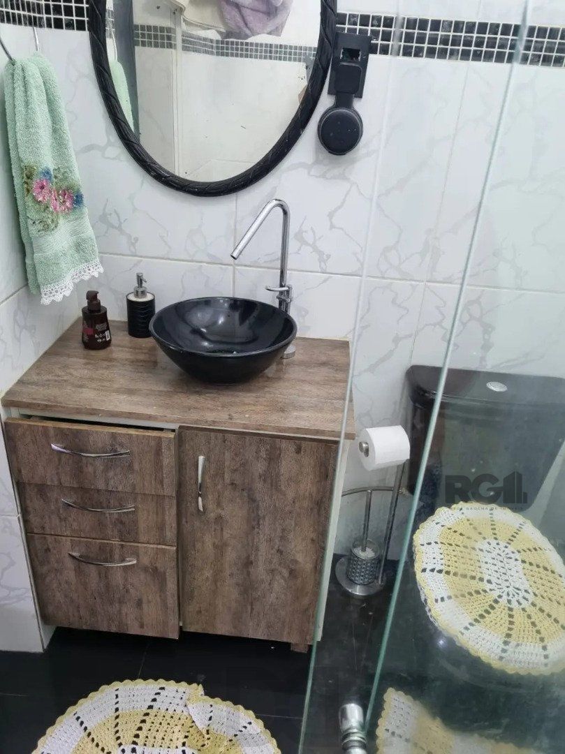 Casa térrea, 3 dormitórios, 1 suíte, living para 2 ambientes, cozinha, pátio, 2 banheiros e 4 vagas . — foto 12