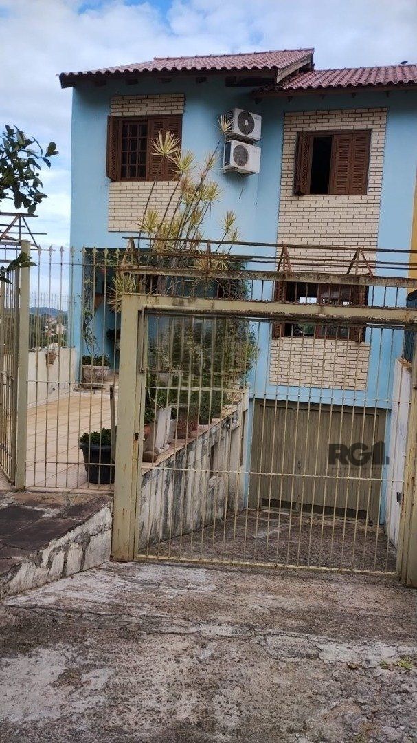 Casa com 161m² e 3 dormitórios com suíte, piscina no bairro Espírito Santo em PORTO ALEGRE — foto 2
