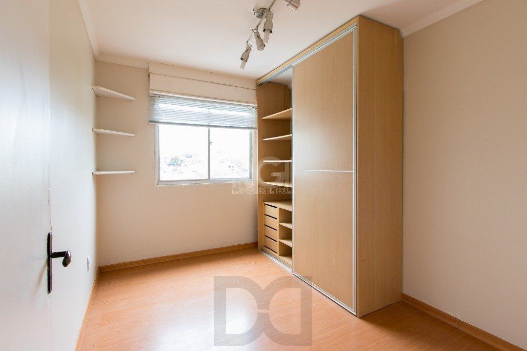 Apartamento de 2 dormitórios e 1 vaga de garagem no bairro Cristal. — foto 13