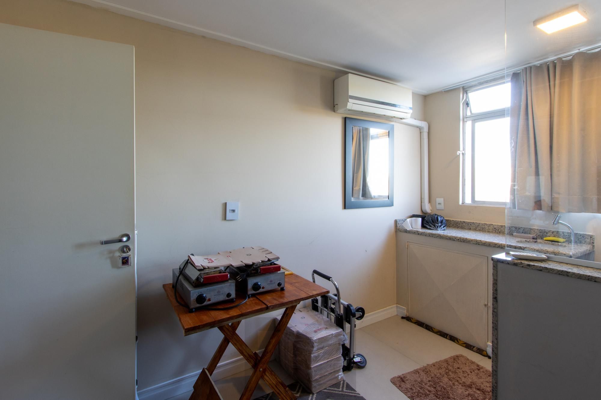 Apartamento 2 dorm, vaga de garagem escriturada e coberta - bairro Cristal — foto 20