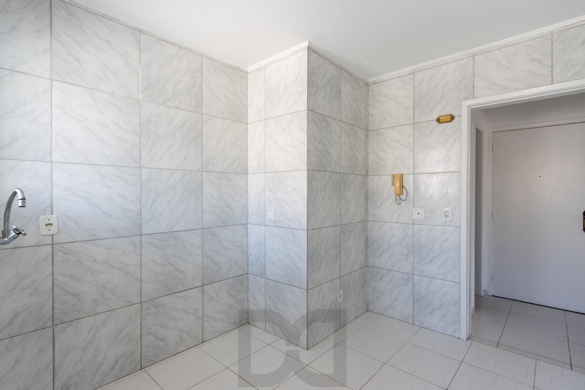Apartamento de 02 dormitórios, banheiro social e lavabo. Vista panorâmica, cozinha ampla e área de serviço ampla. — foto 24