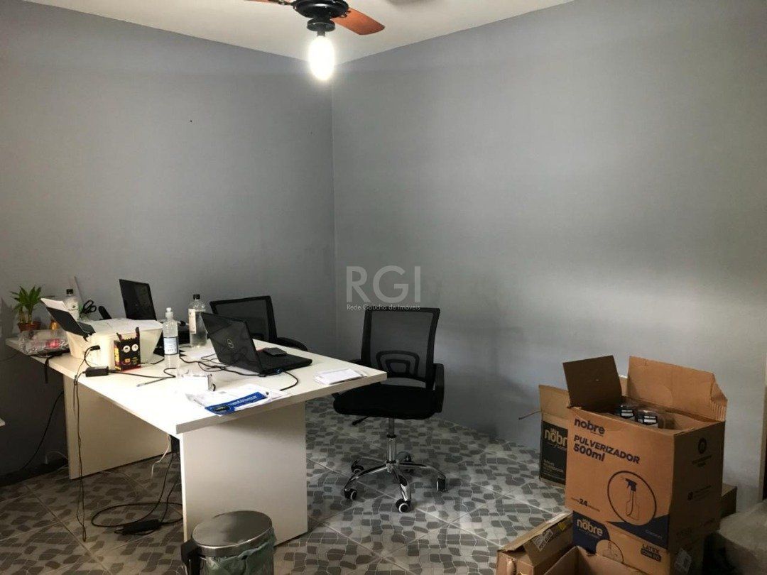 Casa residencial/comercial, com 350m² privativos, 4 quartos, 5 vagas de garagem - Bairro Tristeza — foto 13