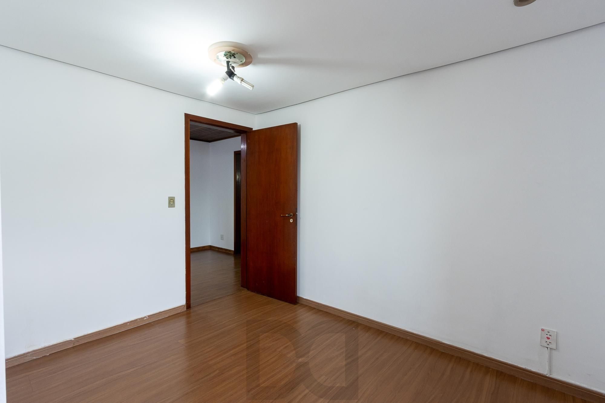 CASA RESIDENCIAL 04 DORMITÓRIOS | CAVALHADA — foto 42