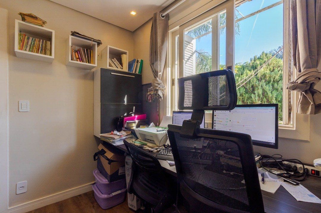 Casa em condomínio, 3 quartos, 1 suite, lareira, churrasqueira, 1 vaga - Bairro Tristeza — foto 14