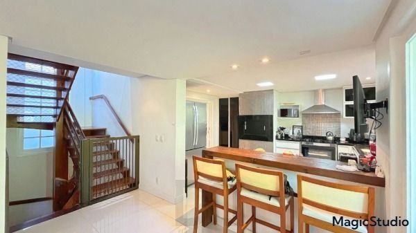 Casa em Condomínio na Pedra Redonda | 4 Dormitórios | 297m² | 4 Vagas | Solar Biarritz — foto 13
