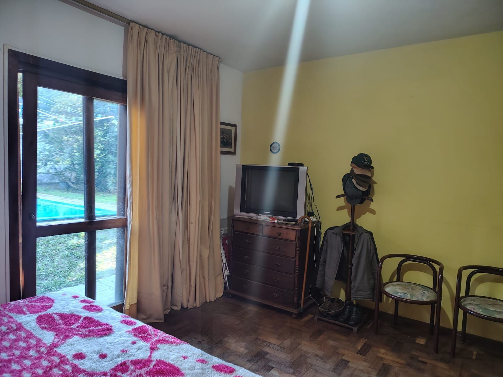 Casa de alvenaria, com 3 dormitórios, 1 suíte e 2 vagas de garagem coberta. — foto 17