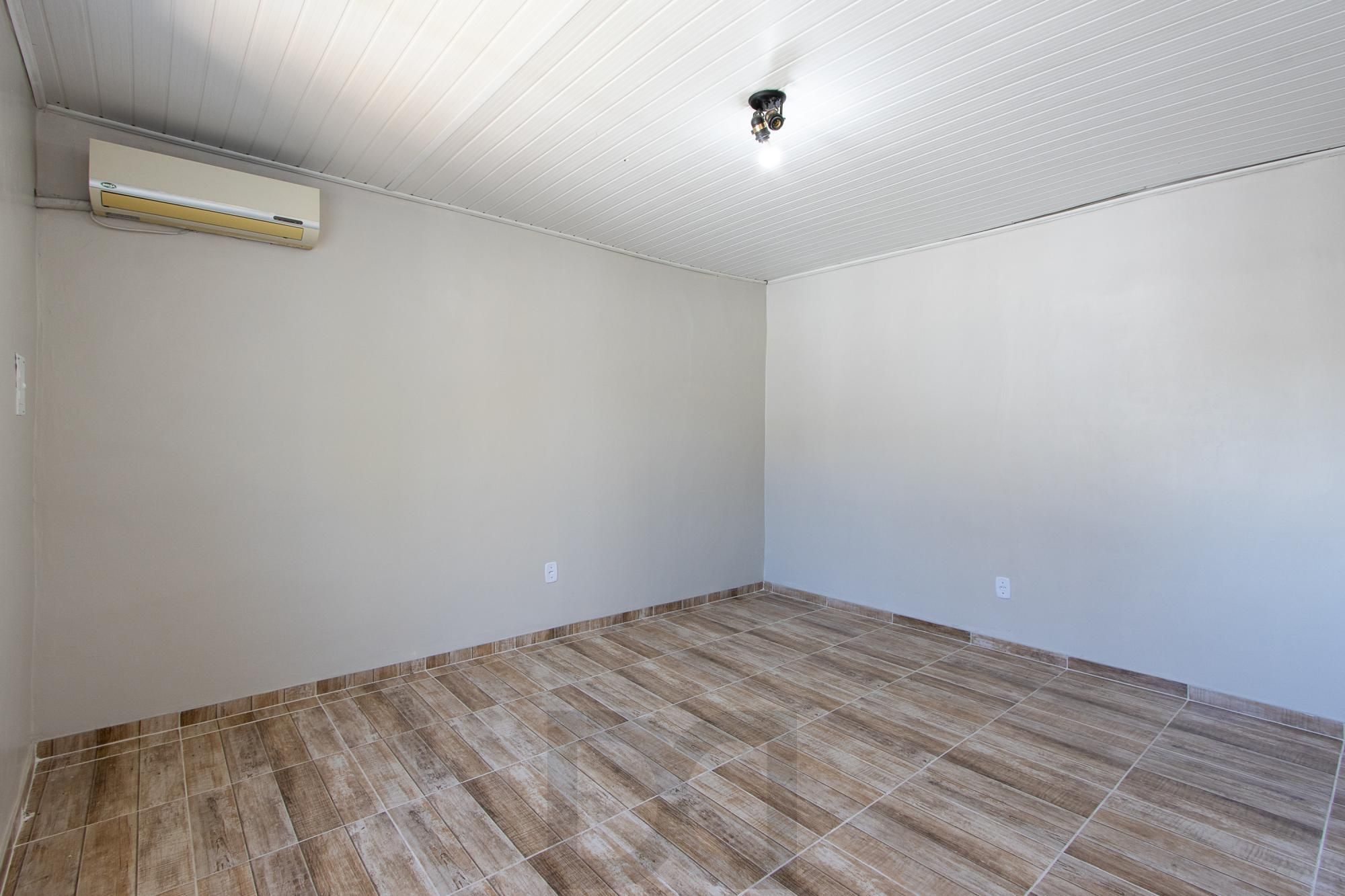 Casa de alvenaria, com 3 quartos, 1 suíte e 3 vagas de garagem. — foto 33