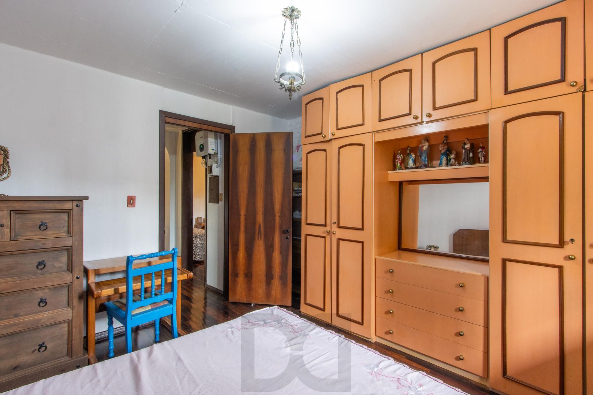 Casa para Venda - 485m², 4 dormitórios, sendo 1 suites, 3 vagas - Cristal — foto 49