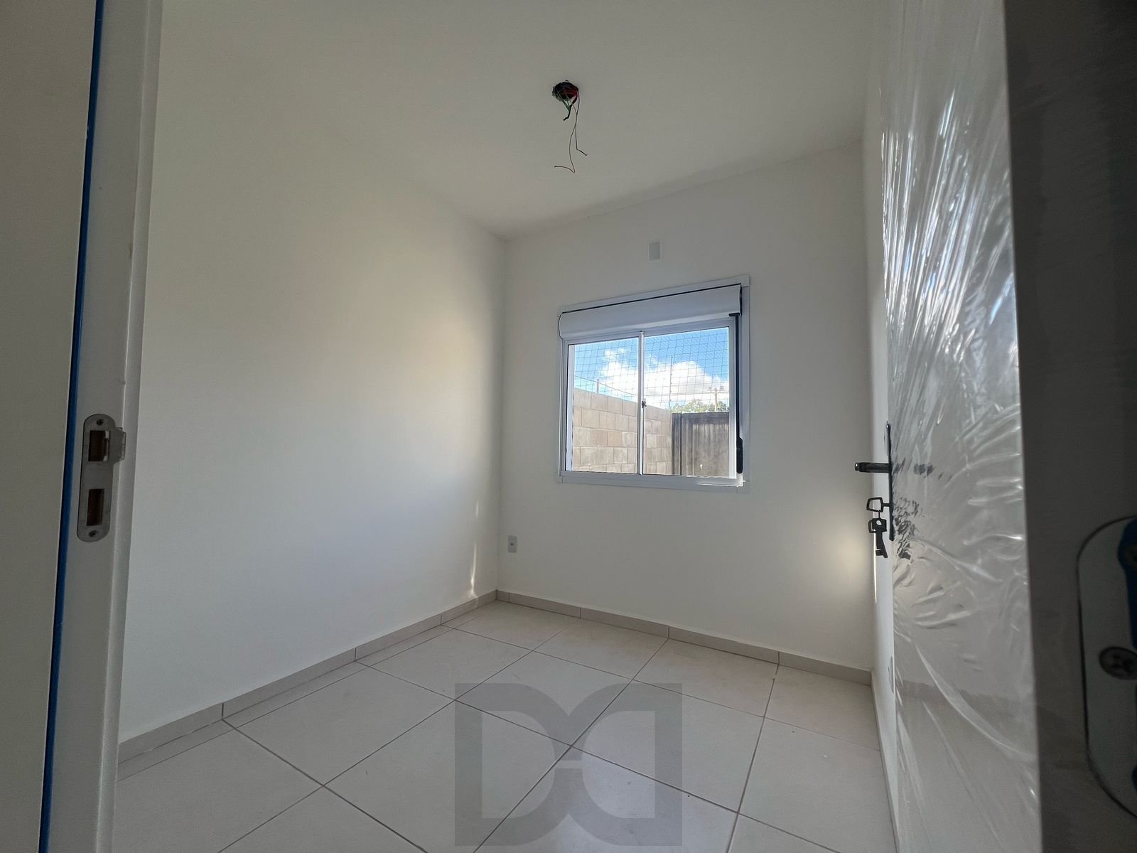 Casa com 2 dormitórios, banheiro social e pátio — foto 7