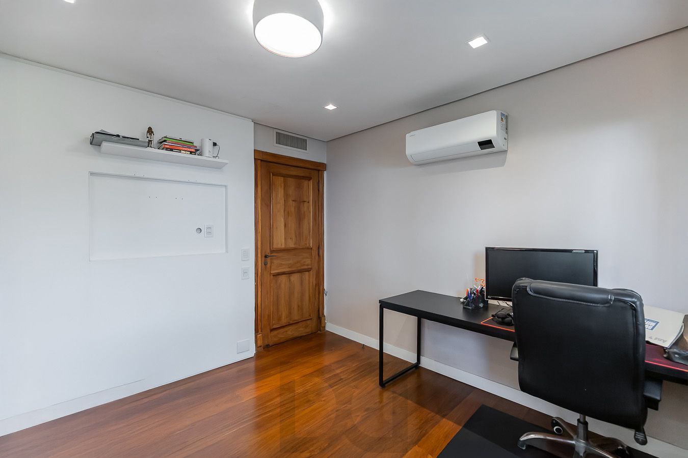 Apartamento 3 dormitórios, 3 vagas e 259 m² no bairro Auxiliadora. — foto 63