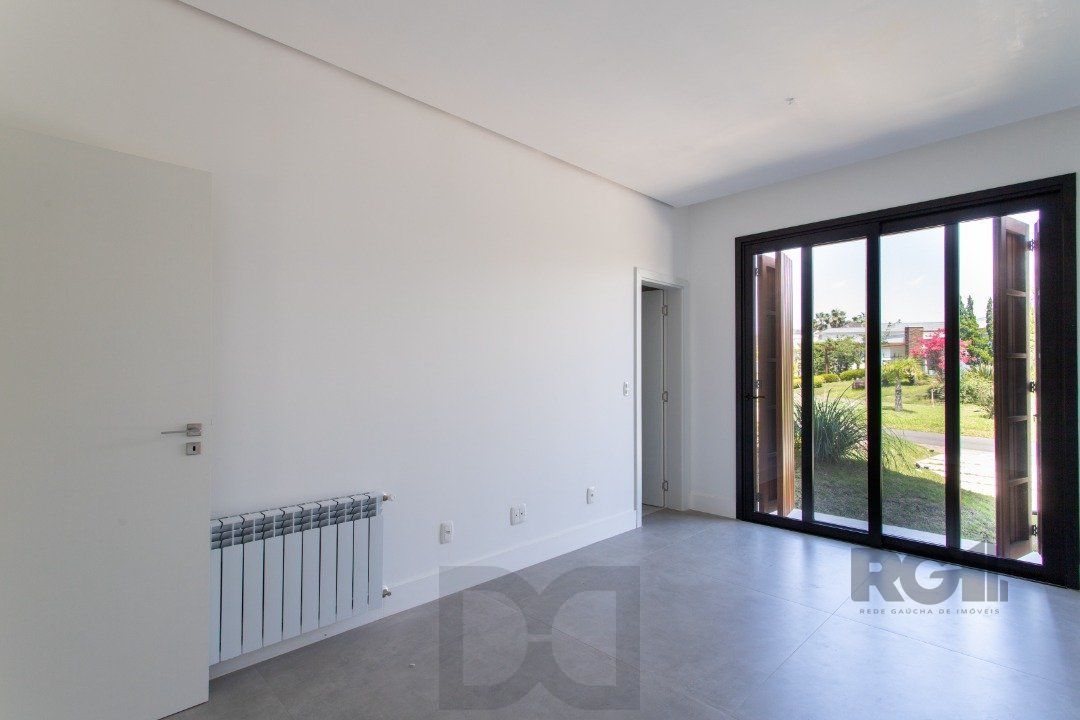 A Casa Le Mans, uma residência térrea de esquina com 389,48m2 de área coberta — foto 43