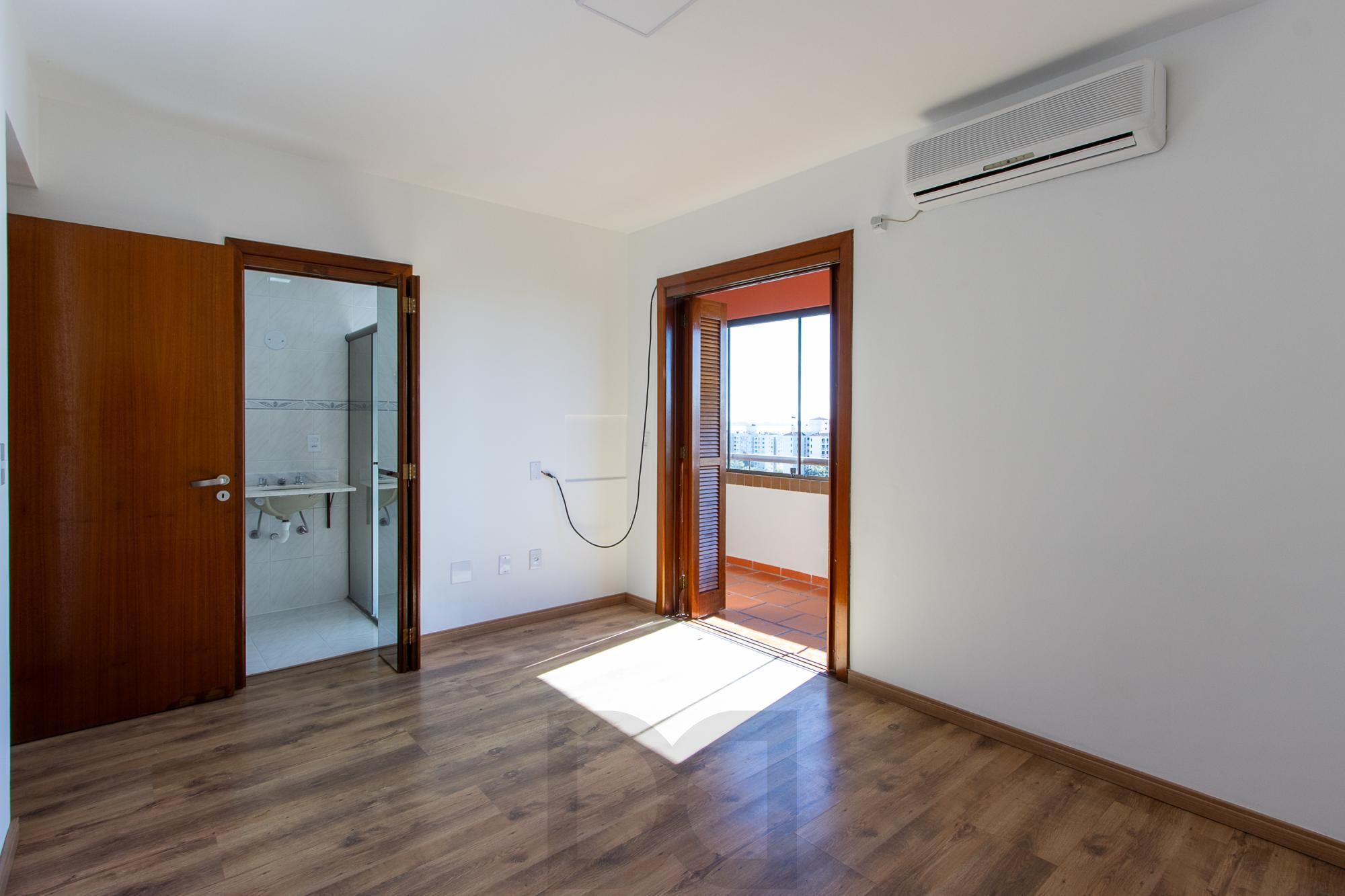 Apartamento de 2 dormitórios, 1 suíte e 2 vagas de garagem no bairro Tristeza. — foto 20