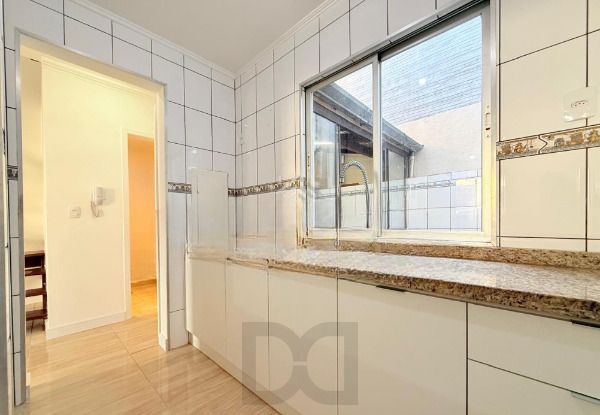 Casa reformada em condomínio fechado com 3 dormitórios, suíte, churrasqueira e 2 vagas no Parque Santa Fé! — foto 5