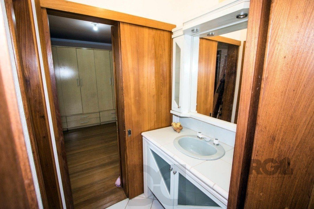 Sobrado com 6 suites, lareira, lavabo, pátio - Bairro Belém Velho — foto 39