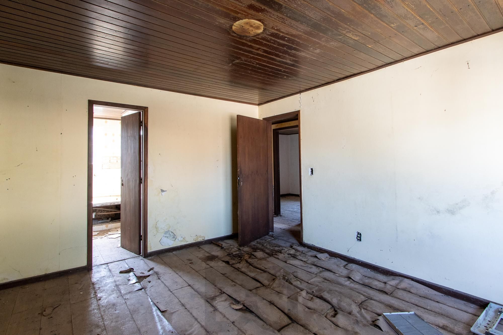 Casa para Venda - 320m², 3 dormitórios, sendo 1 suites, 4 vagas - Cristal — foto 20