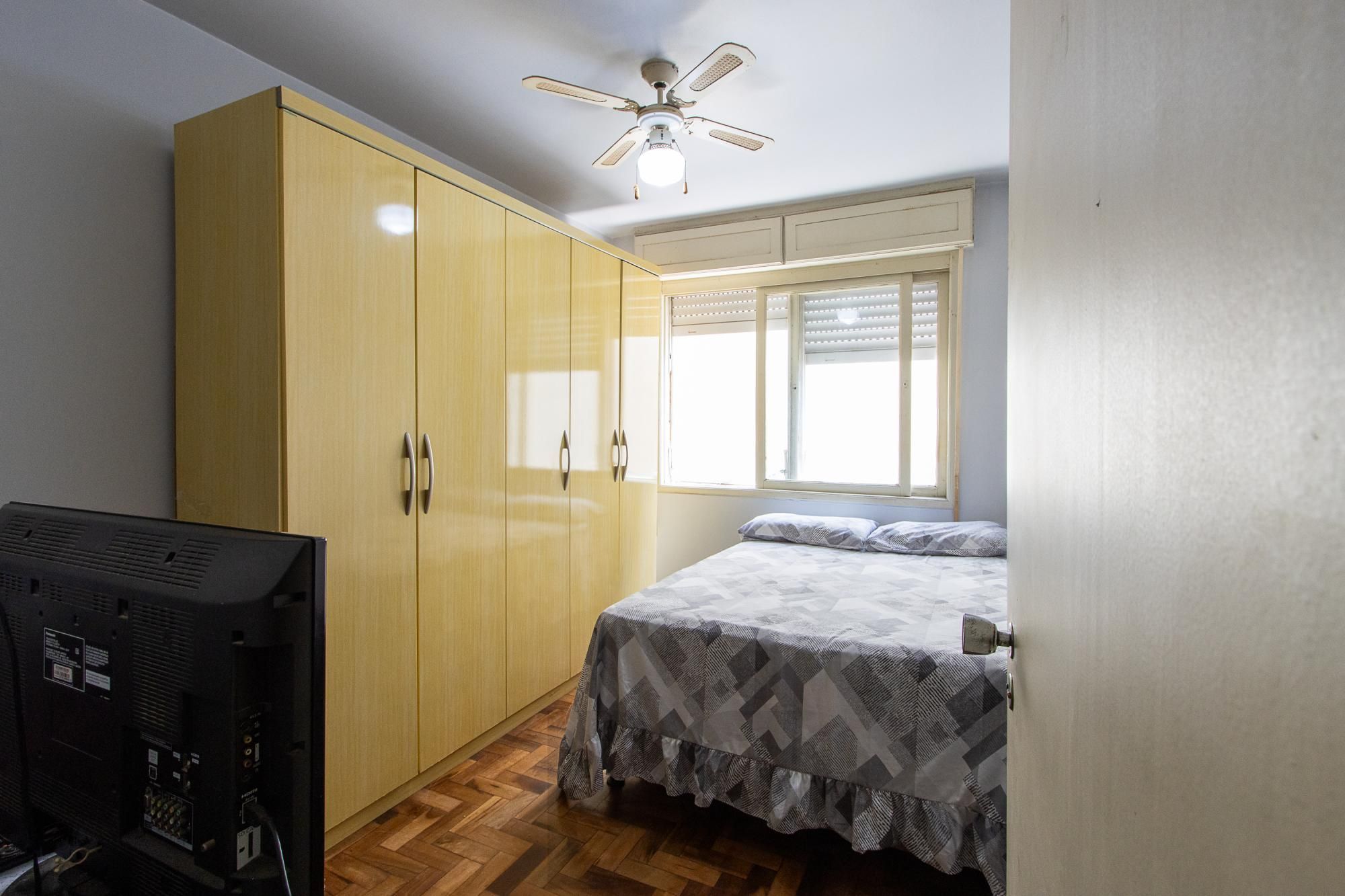 Apartamento com 1 quarto com vaga coberta e escriturada no bairro Cristal. — foto 13