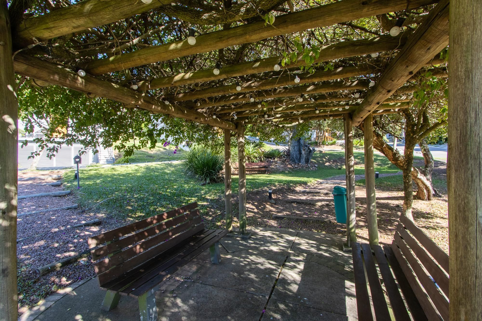 Casa com 3 dormitórios, suíte com closet e piscina no Condomínio Cinque Terre — foto 51