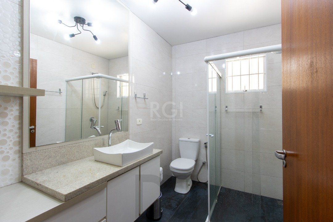 Sobrado à venda no Bairro Medianeira, reformado, 3 quartos, lareira, churrasqueira, 3 vagas — foto 27