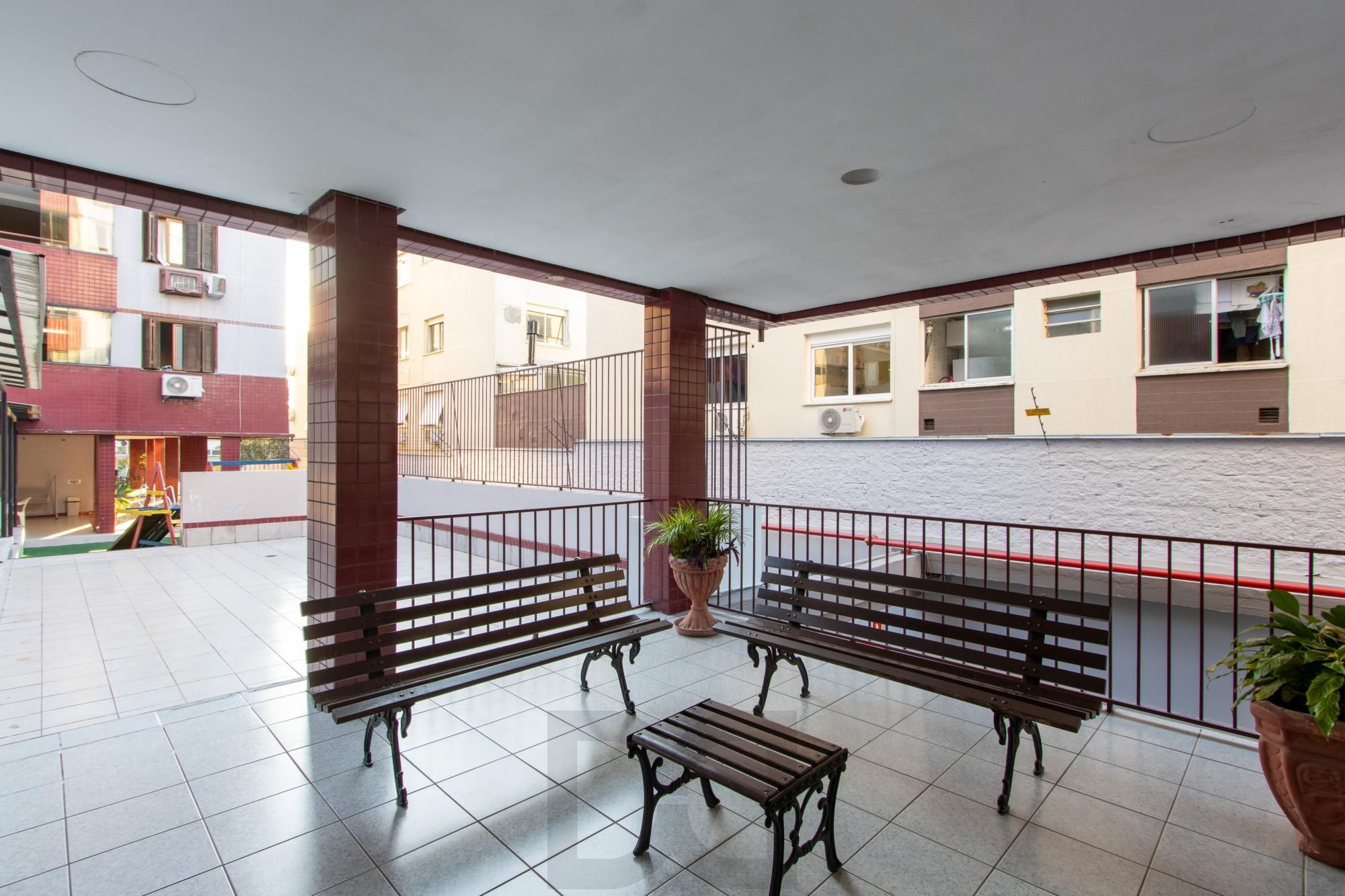 COBERTURA 2 QUARTOS, 2 VAGAS INDIVIDUAIS ESCRITURADAS, ELEVADOR - BAIRRO SANTO ANTONIO — foto 40