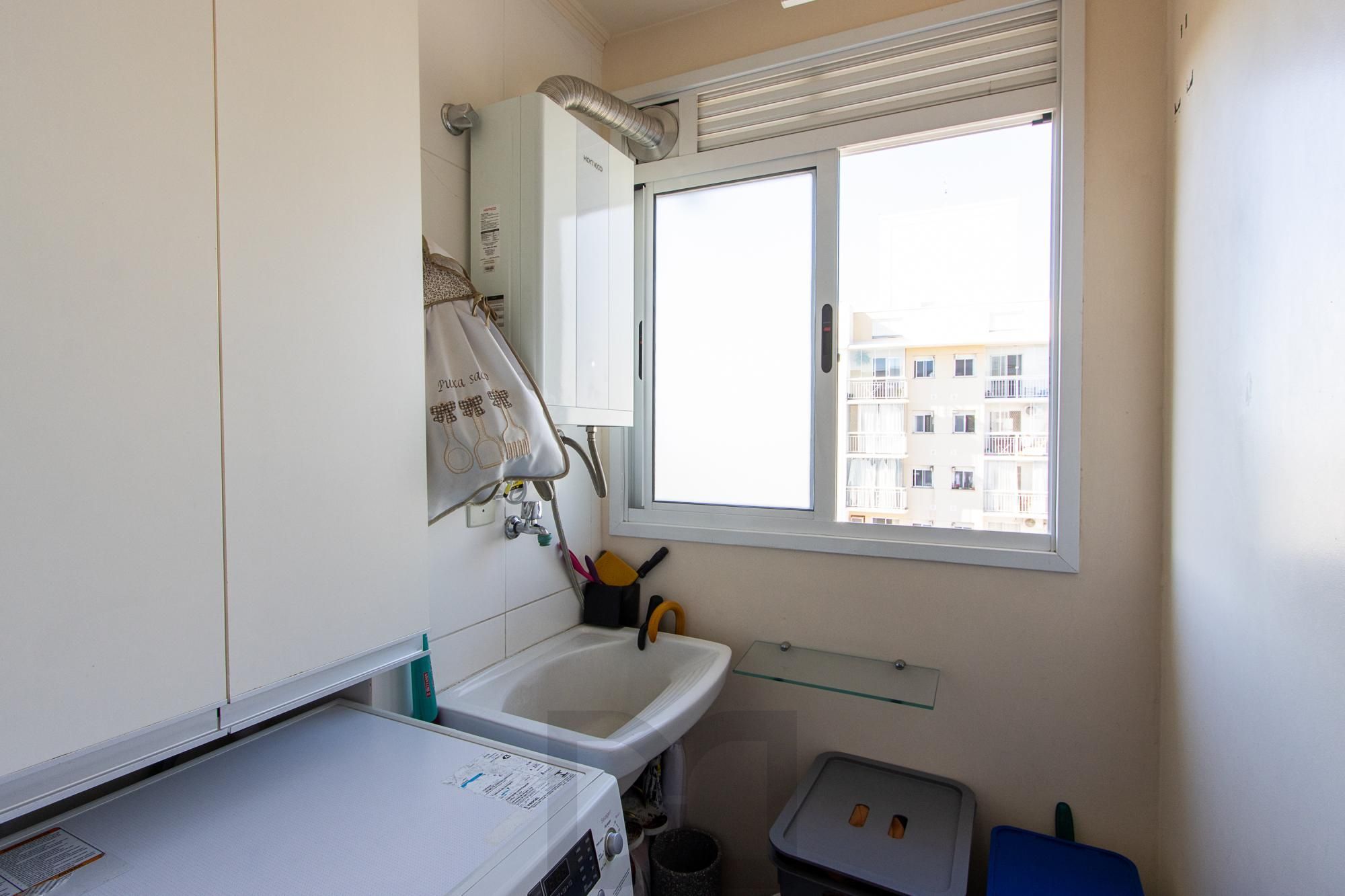 Apartamento, 2 dormitórios e 1 vaga, bairro Jardim Carvalho. — foto 19