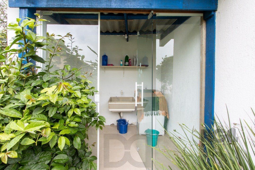 Casa térrea, 3 quartos, edícula, com 2 suites, pátio - Bairro Guarujá — foto 60