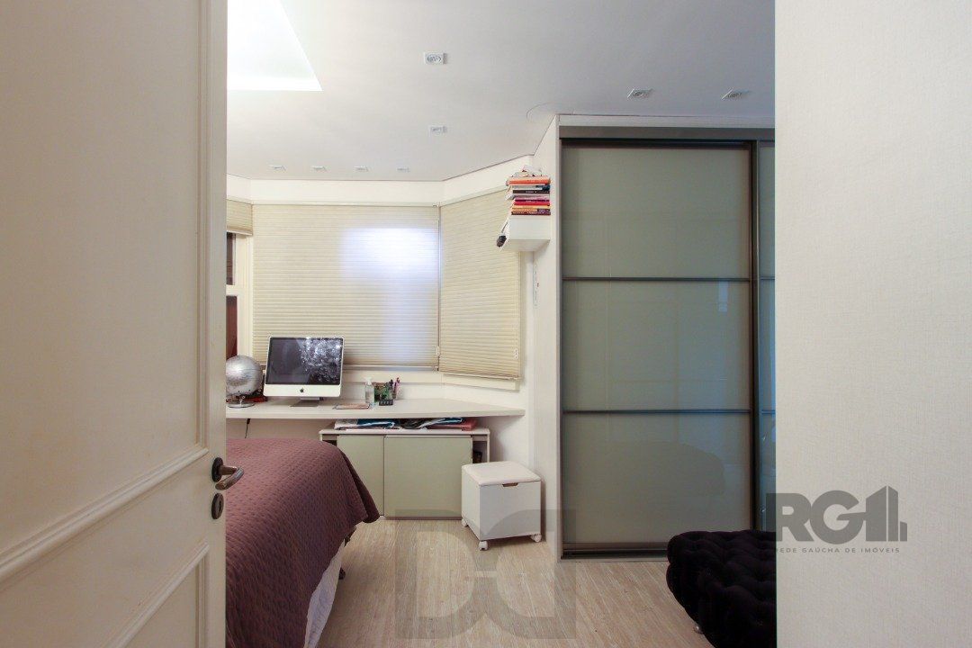 Casa com 327m² de área privativa, oferecendo 3 dormitórios, sendo 3 suítes — foto 22