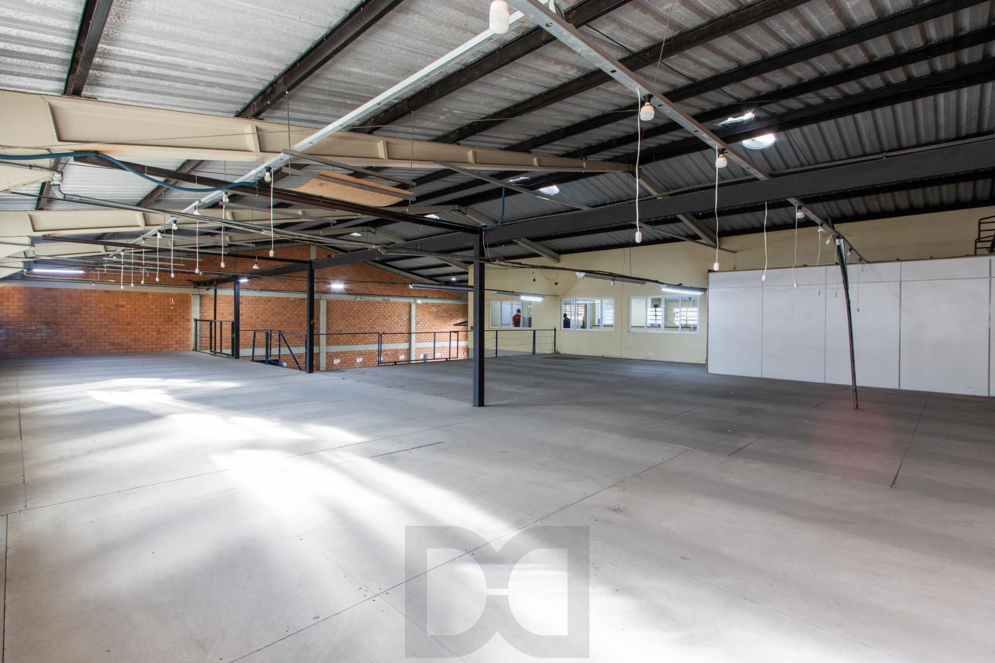 Pavilhão/Depósito , em estrutura montada com mezanino montado com escritório, cozinha, — foto 18