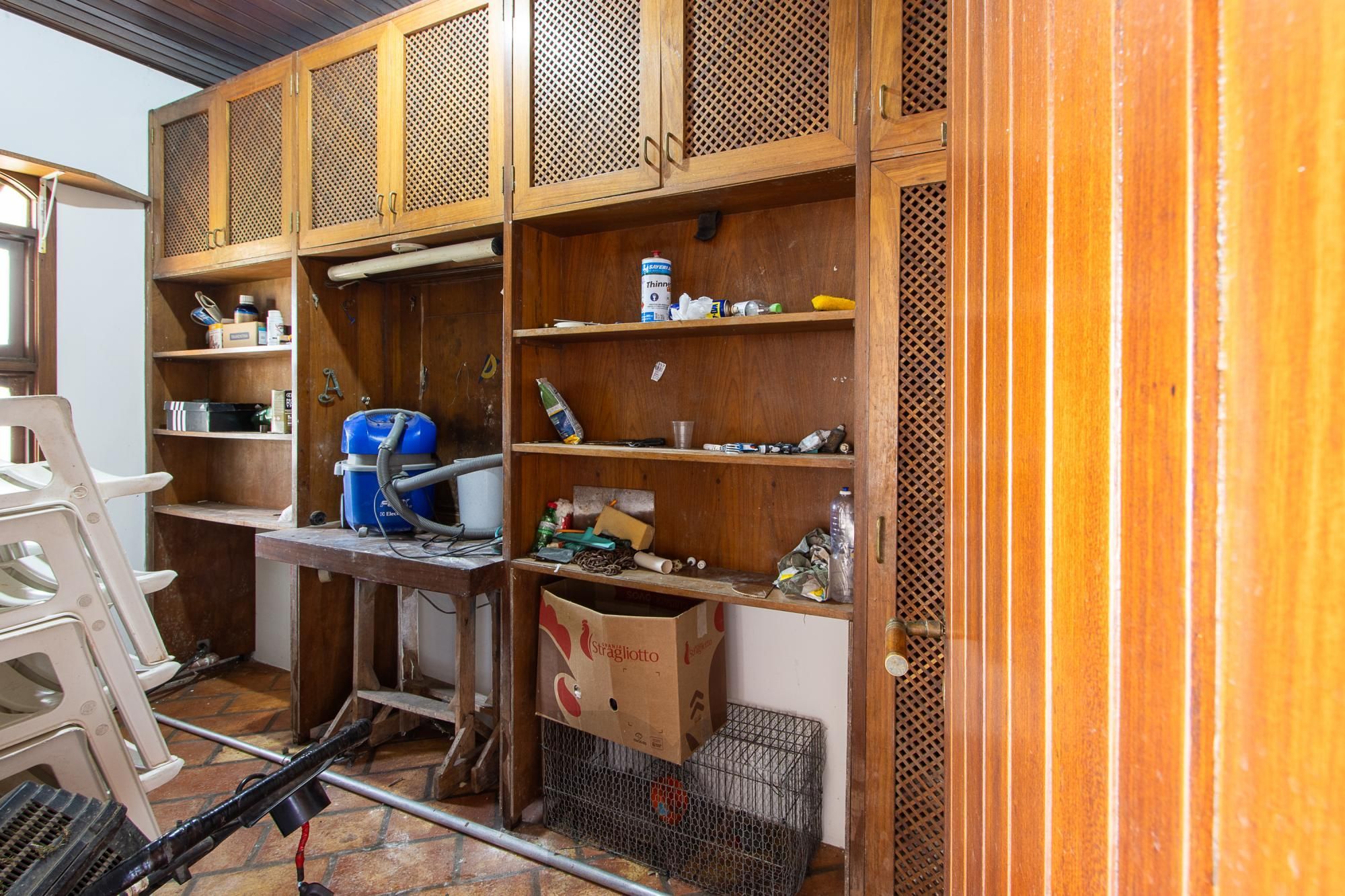 Casa com 2 dormitórios 3 banheiros. lareira e churrasqueira, e com arquitetura moderna. — foto 40