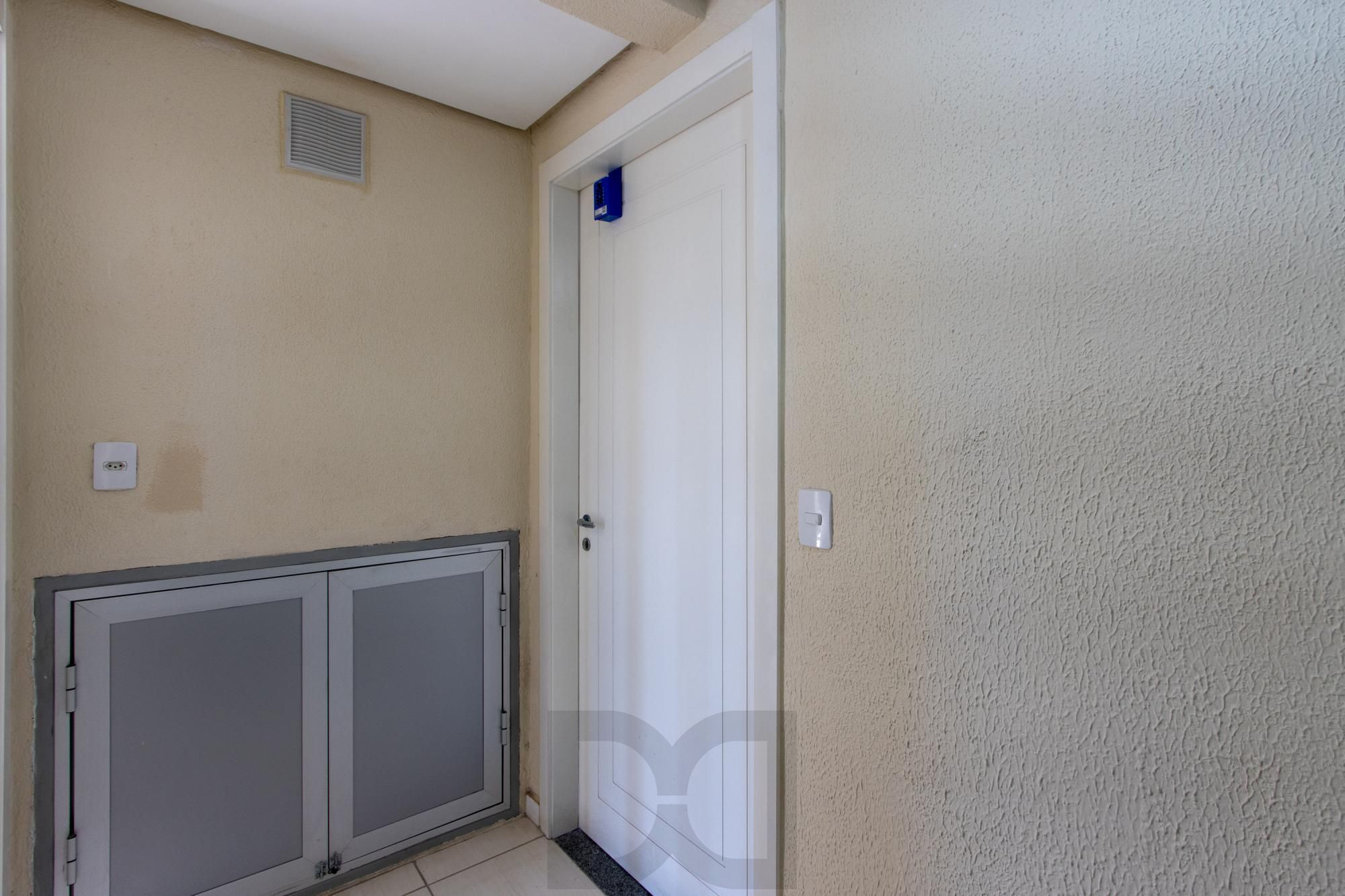 Apto com 3 dormitórios suíte e box coberto ( nunca habitado e reformado ) — foto 26