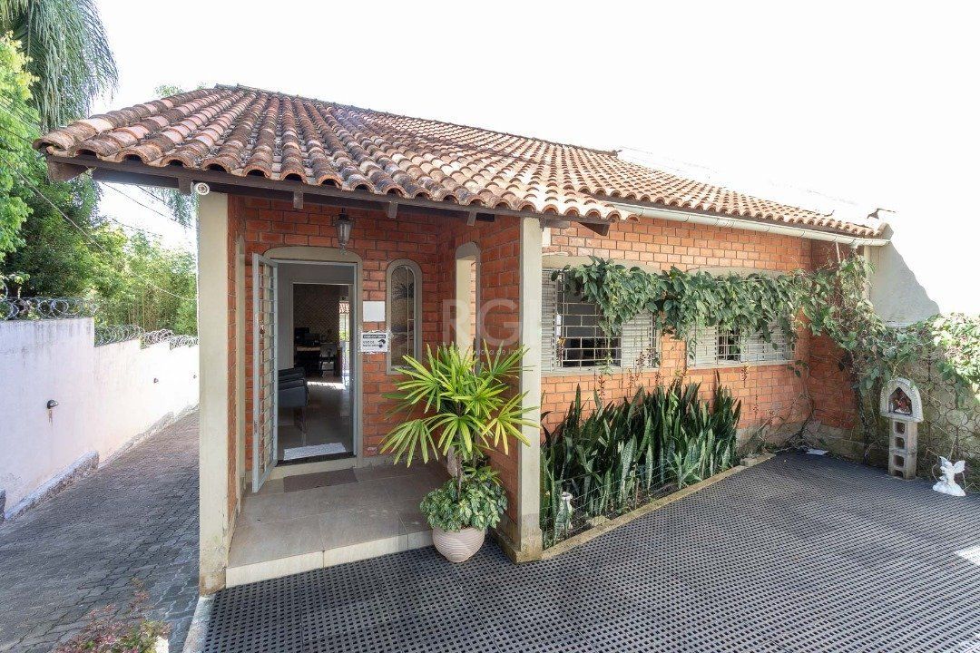 Casa para Venda - 199.62m², 5 dormitórios, 15 vagas - Tristeza — foto 1
