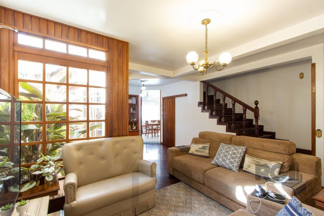 Casa de alvenaria, 3 quartos, 1 suíte, 4 banheiros e 5 vagas de garagem. — foto 11