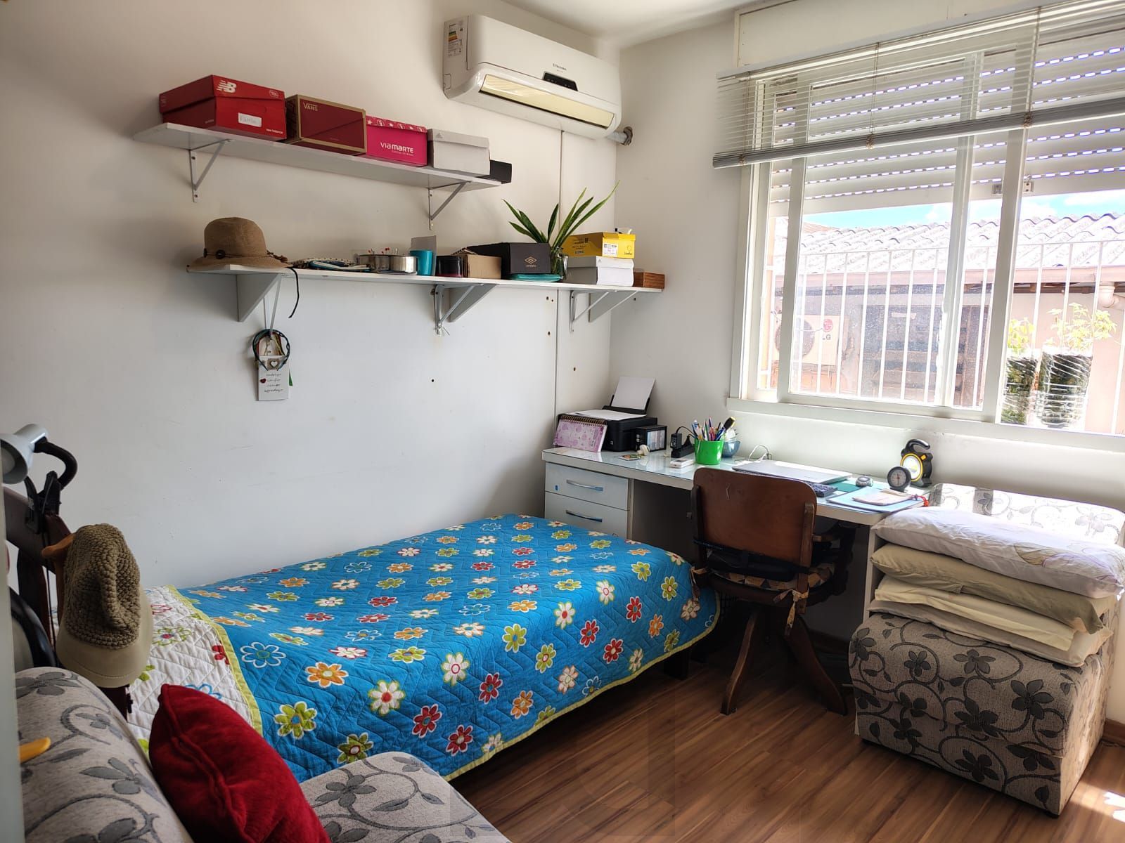 Apartamento de 2 dormitórios, 2 banheiros e 1 vaga no bairro Cristal. — foto 15