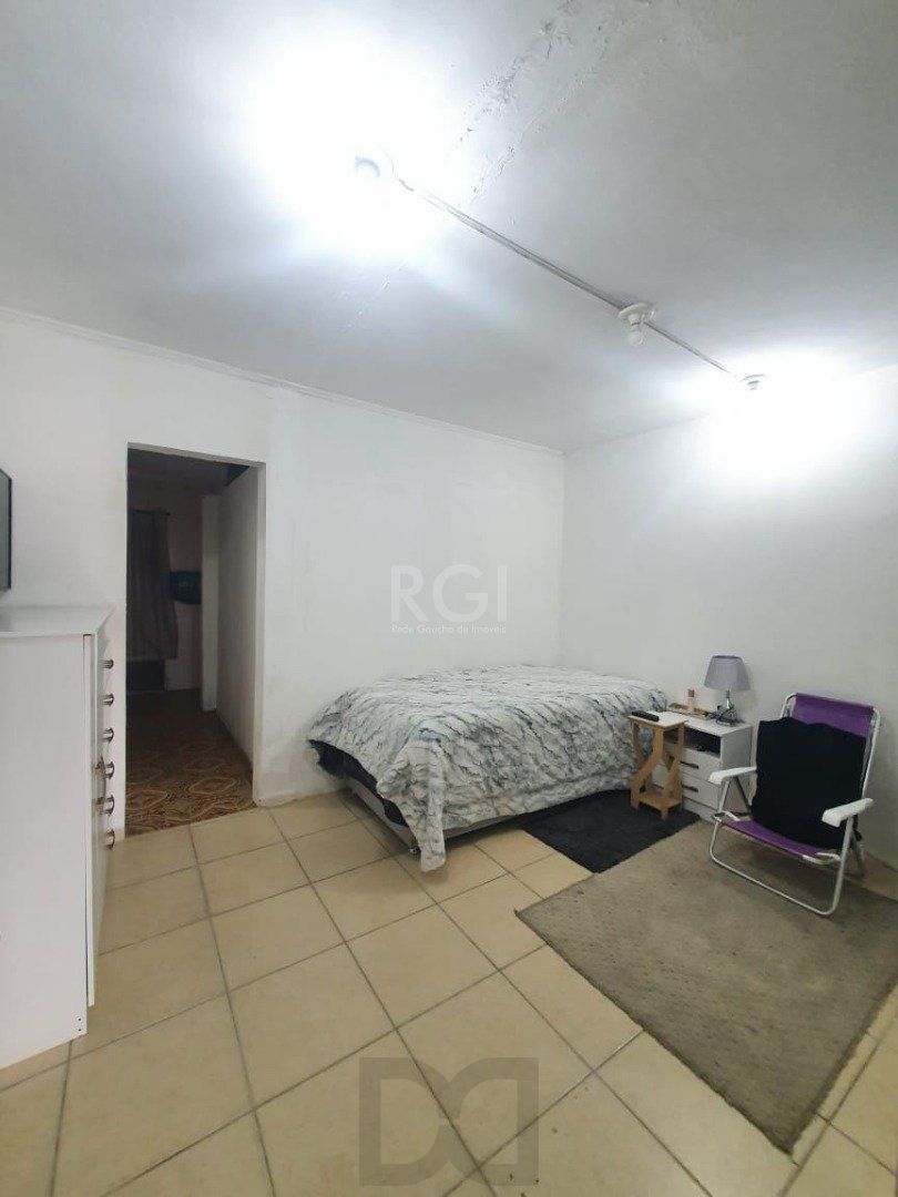 Casa para Venda - 226.9m², 5 dormitórios, sendo 2 suites, 5 vagas - Teresópolis — foto 4