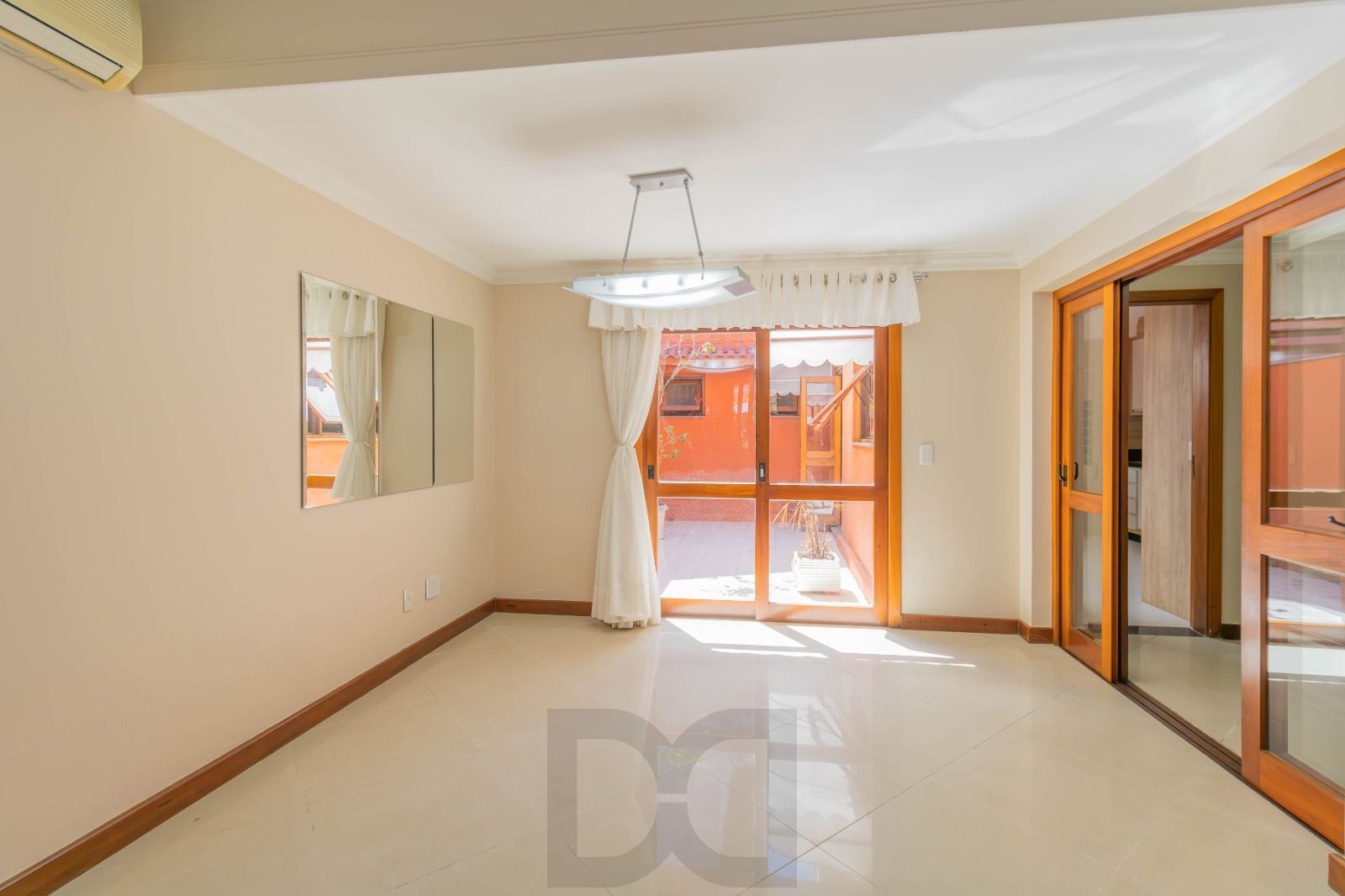 Casa Condominio para Venda - 286.89m², 4 dormitórios, sendo 2 suites, 2 vagas - Cristal — foto 7