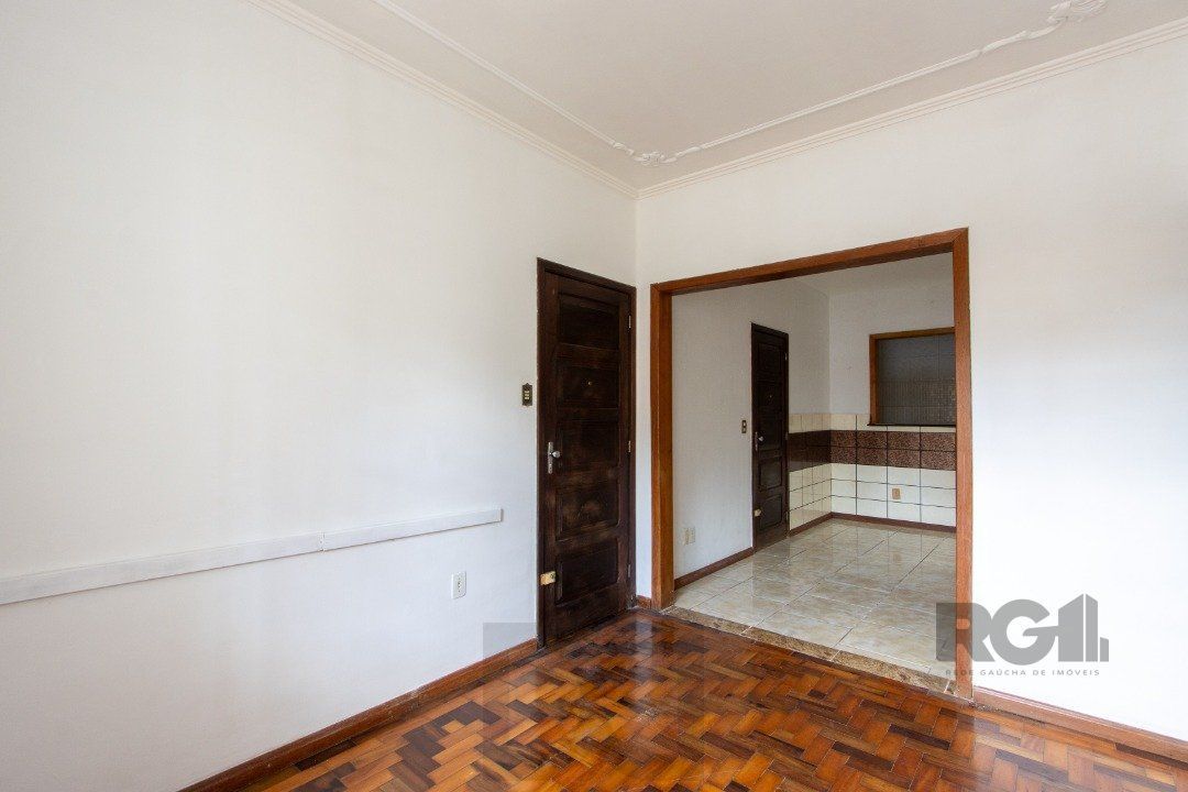 Apartamento térreo, com pátio, 2 quartos - Bairro Menino Deus — foto 11