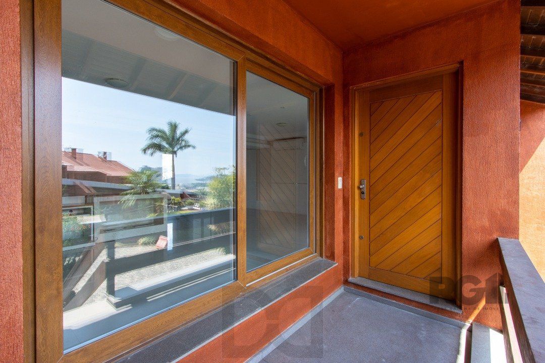 Casa Condominio para Venda - 384.33m², 3 dormitórios, sendo 1 suites, 3 vagas - Cristal — foto 2