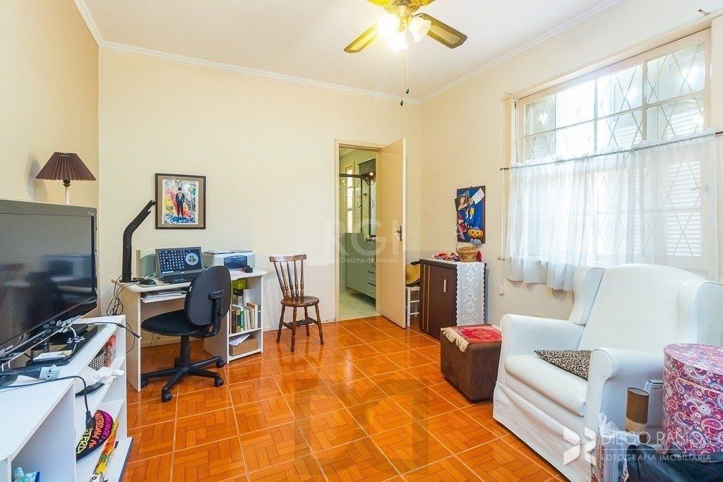 Casa térrea à venda, com 2 suites, 3 banheiros, edicula, pátio, 2 vagas - Bairro Medianeira — foto 9