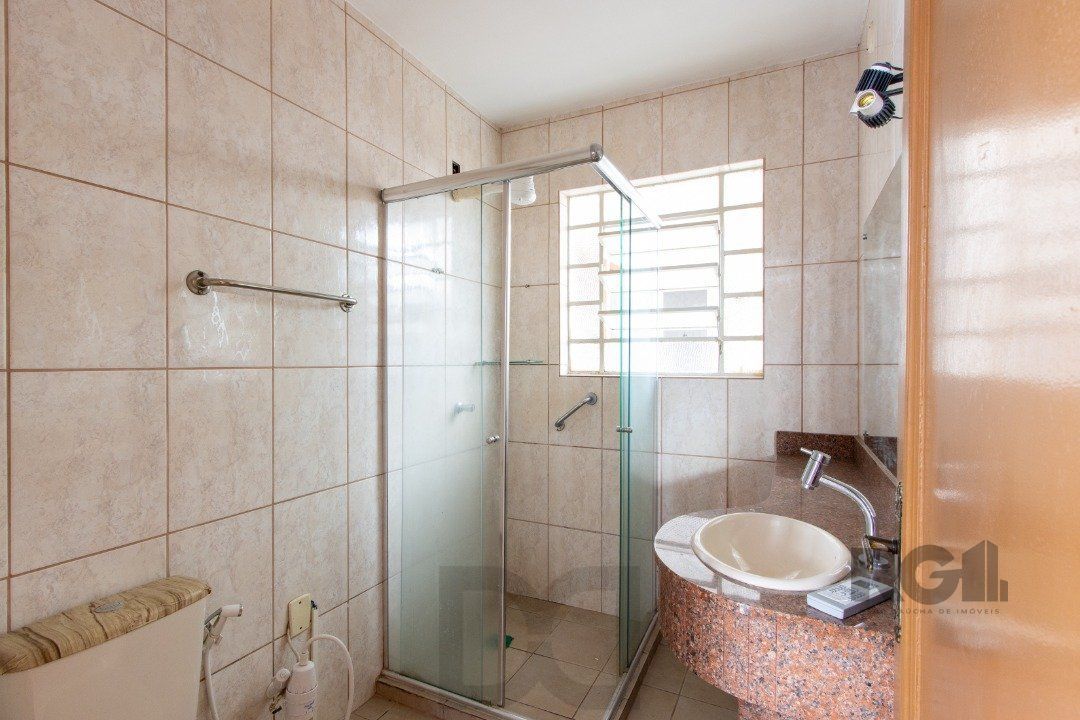 Apartamento térreo, com pátio, 2 quartos - Bairro Menino Deus — foto 14